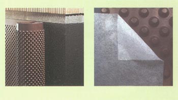 Lámina de drenaje vertical fabricada en polietileno de alta densidad. Asegura un óptimo aislamiento de los cimientos contra la humedad y un aislamiento térmico complementario. Consigue un ambiente seco de sótanos. Fácil colocación. Presentación en rollos.