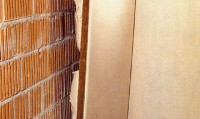 Panel de yeso laminado adosado a un panel de lana de aislante de lana de roca. Protección termo-acústica y cortra el fuego. Espesores: 13/15+30 - 13/15+40 x 2500/2600/3000 x 1200 mm.