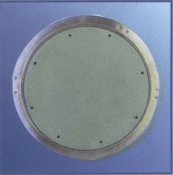 Trampilla circular registrable fabricada con robustos marcos de aluminio y placa de cartón yeso antihumedad de 12,5 ó 15 mm.espesor. Posibilidad de desmontaje por completo.